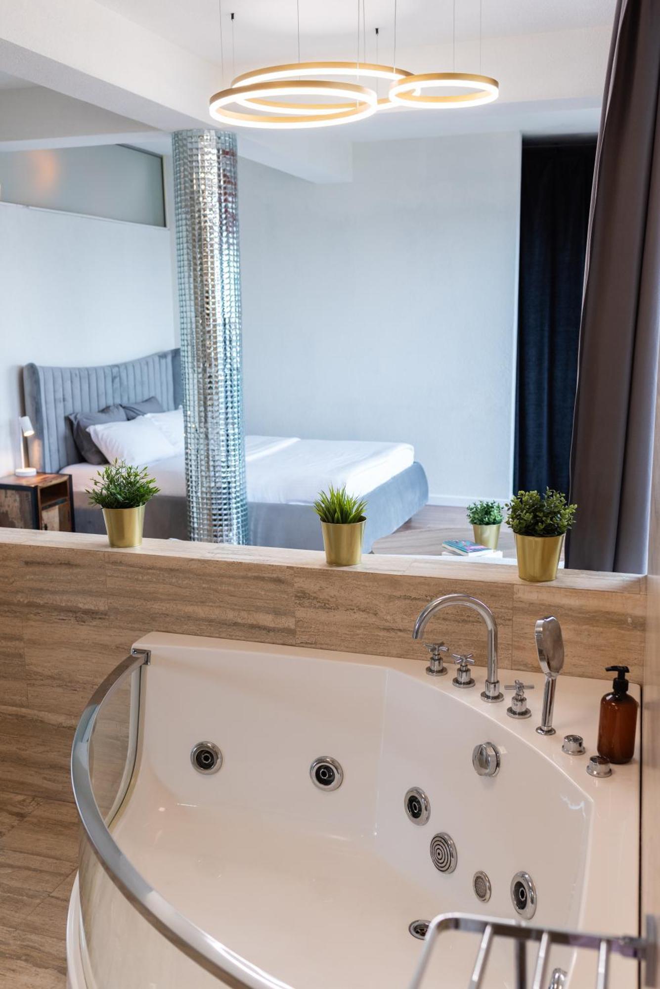 Thome Vlaicu170 Jacuzzi