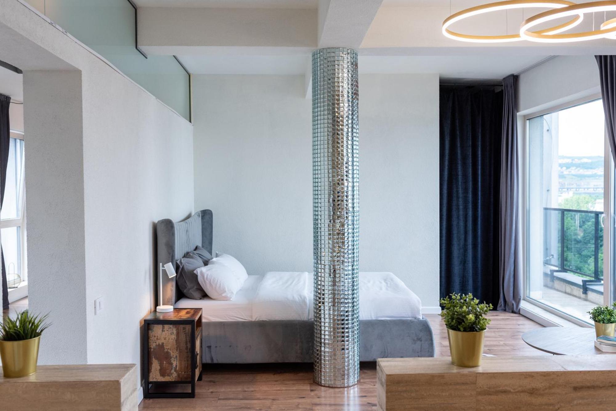 Thome Vlaicu170 Jacuzzi דירה